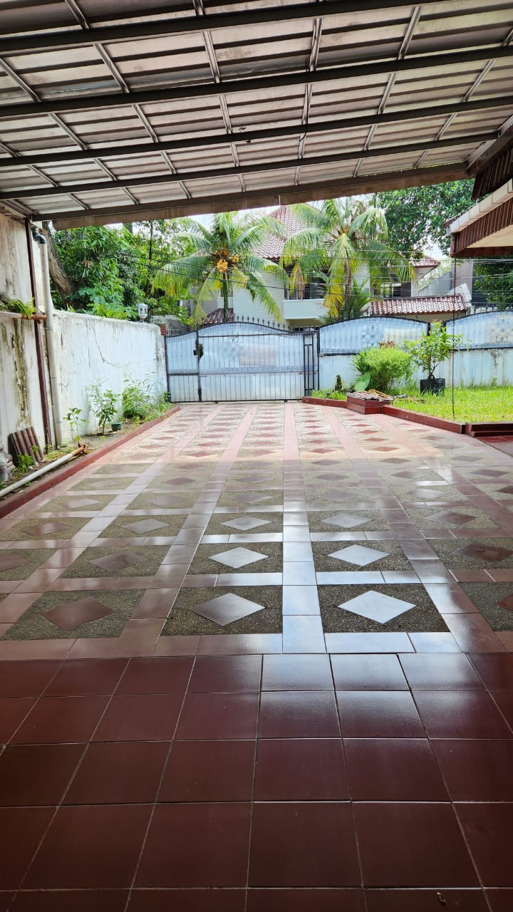 Dijual rumah luas di area Cilandak KKO, Cilandak Timur