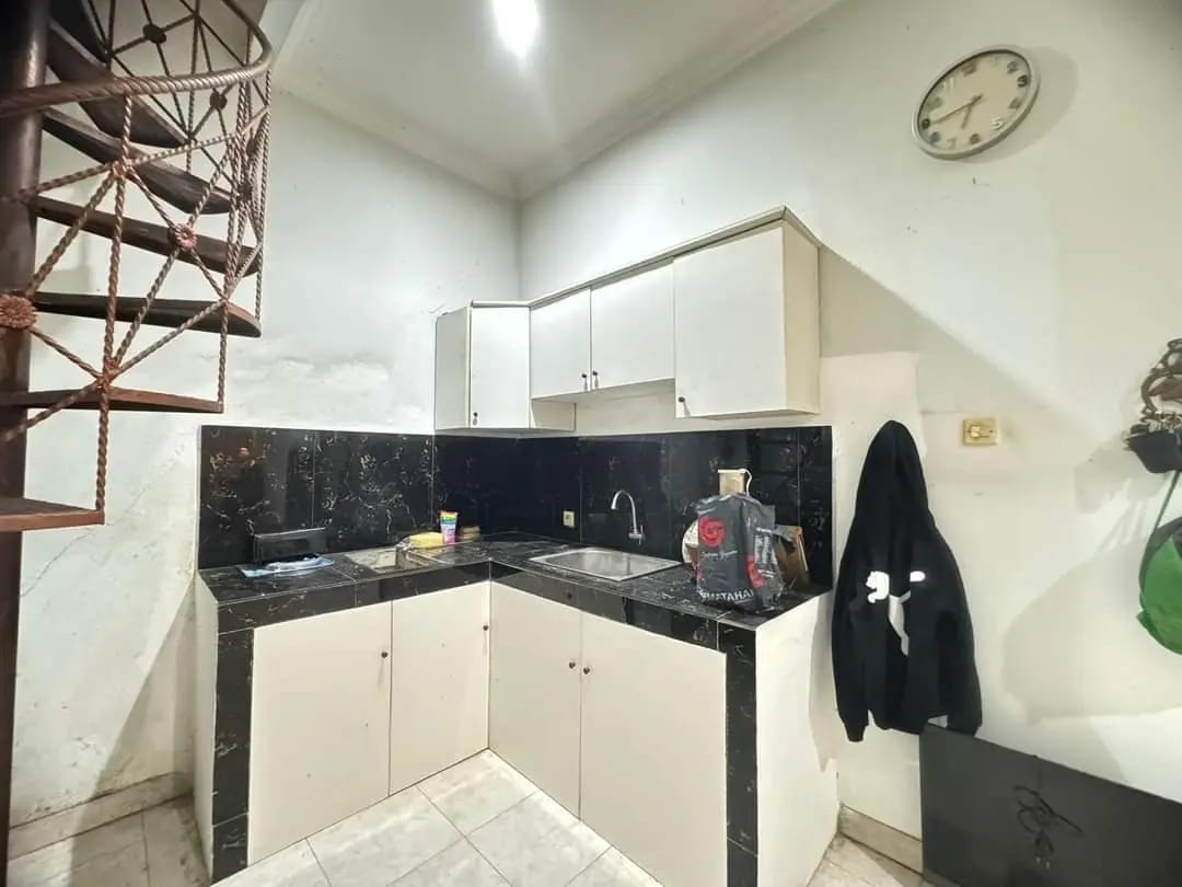 Dijual Rumah 2Lt strategis di puri pondok cabe townhouse, tangse
