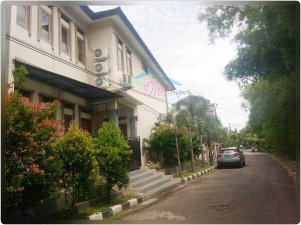 RUMAH DI VILLA JAKA SETIA