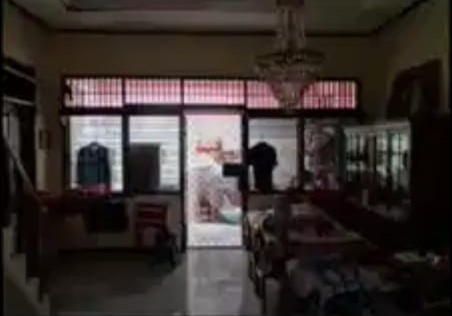 Dijual rumah dijalan utama komplek lama di Kayu Putih