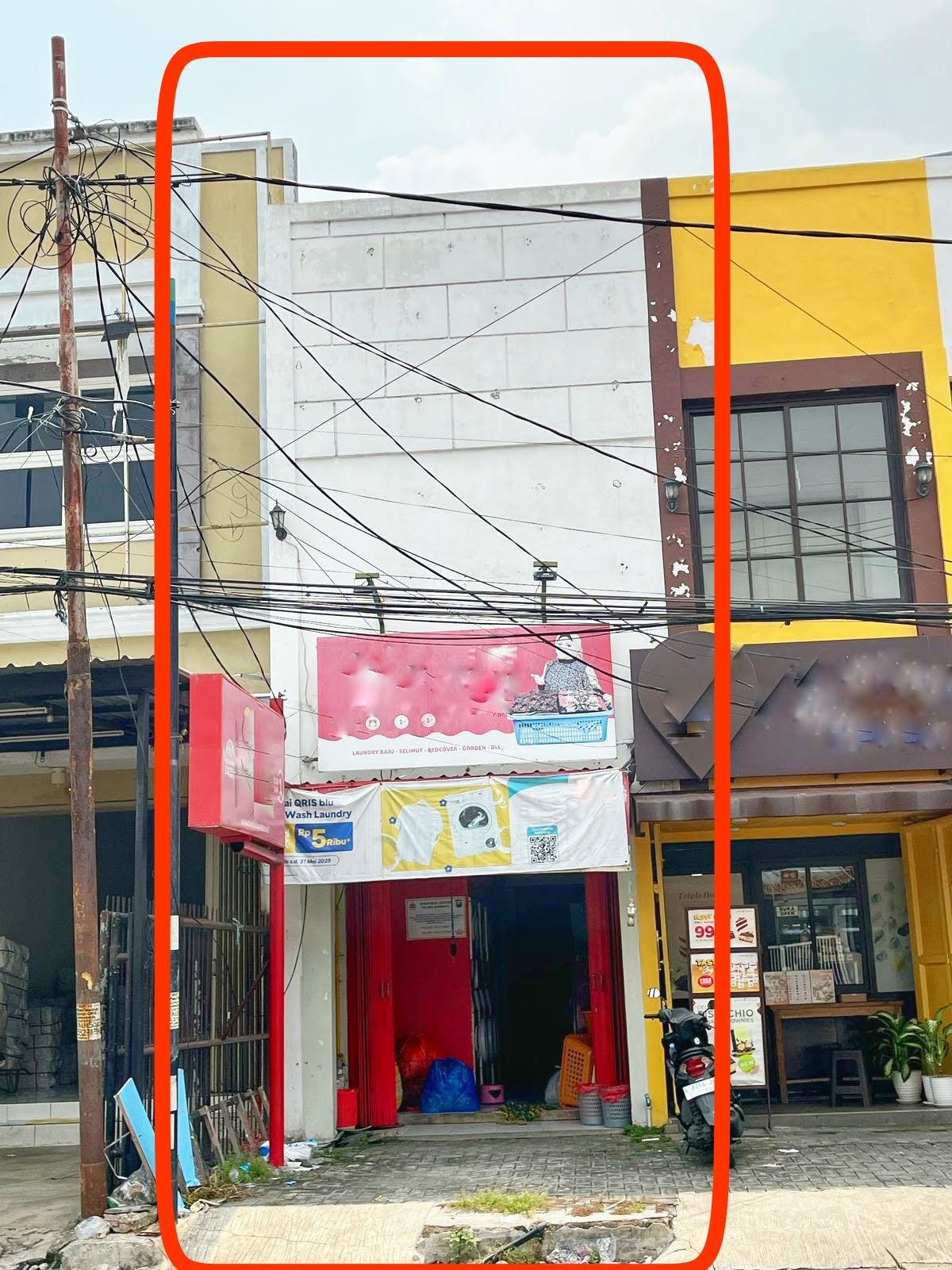 Ruko Raya Manukan Lor Bisa Nempel Bilboard Besar