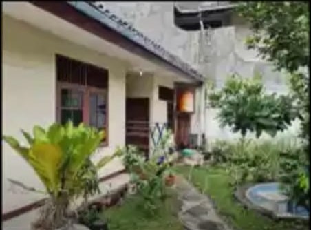Dijual rumah dijalan utama komplek lama di Kayu Putih