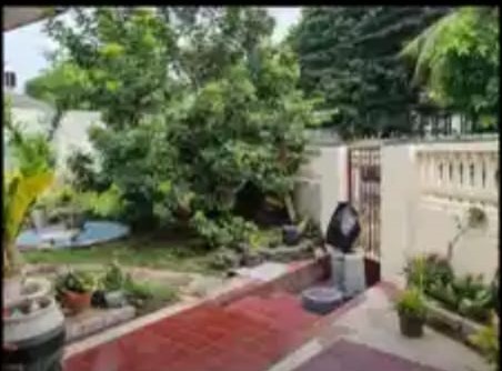 Dijual rumah dijalan utama komplek lama di Kayu Putih