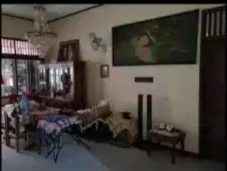 Dijual rumah dijalan utama komplek lama di Kayu Putih