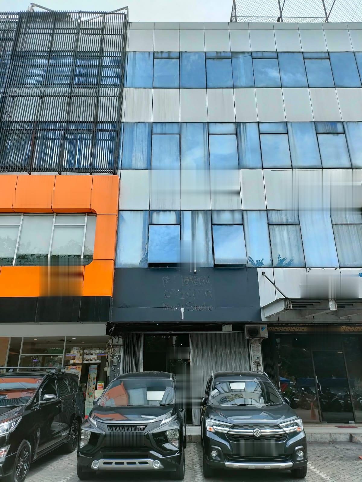 Dijual dan disewakan ruko komplek strategis di Rawamangun