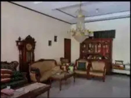 Dijual rumah dijalan utama komplek lama di Kayu Putih