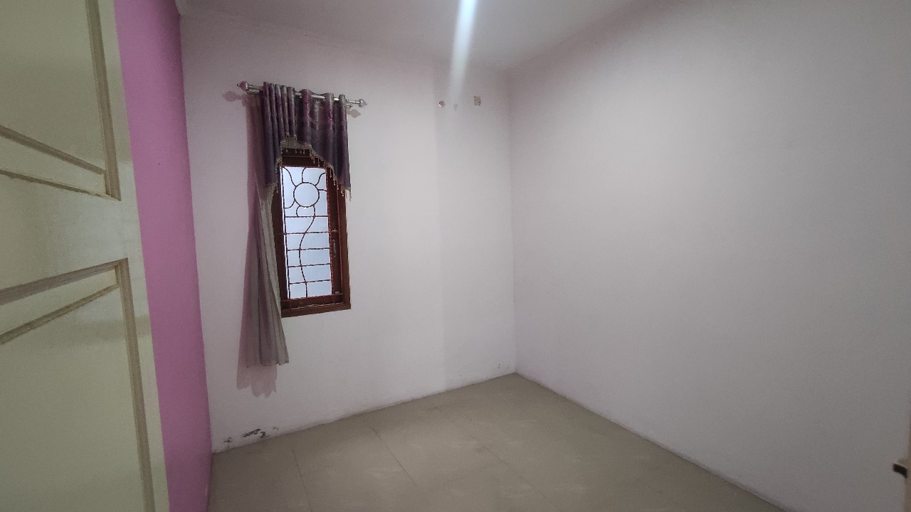 Dijual Rumah 2Lt strategis di belakang kampus UI Depok.
