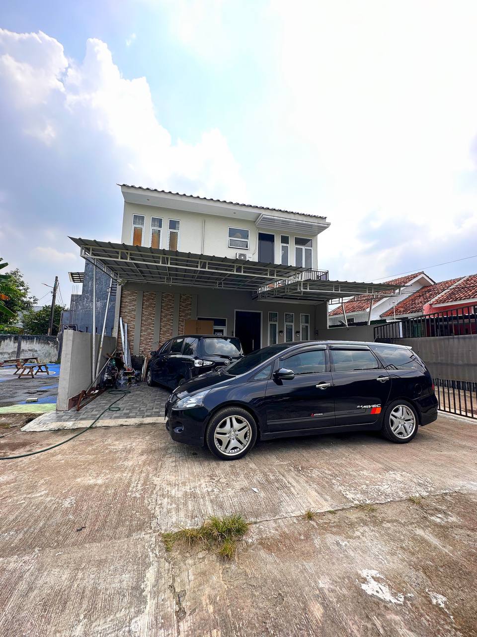 Rumah luas di Pondok Melati Bekasi dekat Raya Kodau