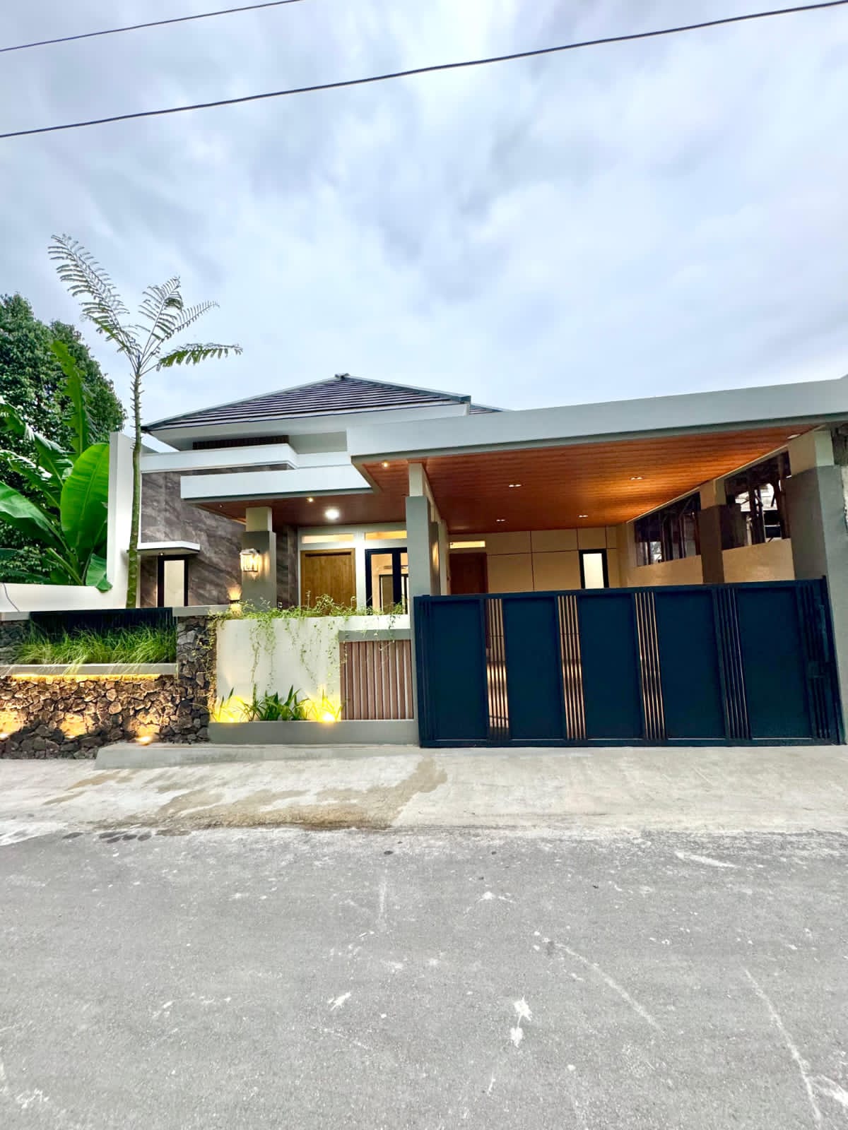 Rumah Cantik Modern dekat Kampus UII Yogyakarta