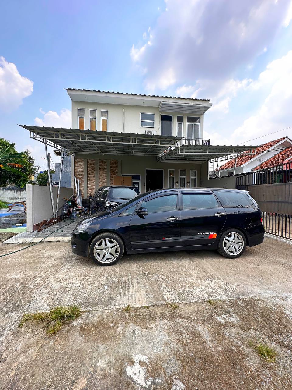 Rumah luas di Pondok Melati Bekasi dekat Raya Kodau