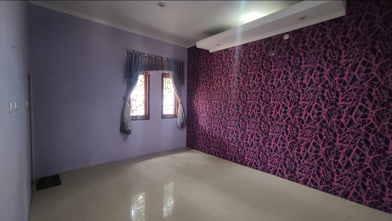 Dijual Rumah 2Lt strategis di belakang kampus UI Depok.