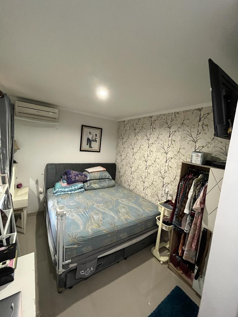Dijual Rumah Bagus 2Lt strategis Anti Banjir di limo Cinere, Dep