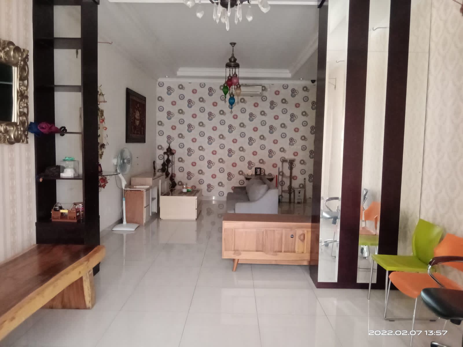 Dijual Rumah Semi Modern dengan lokasi strategis di Pejaten