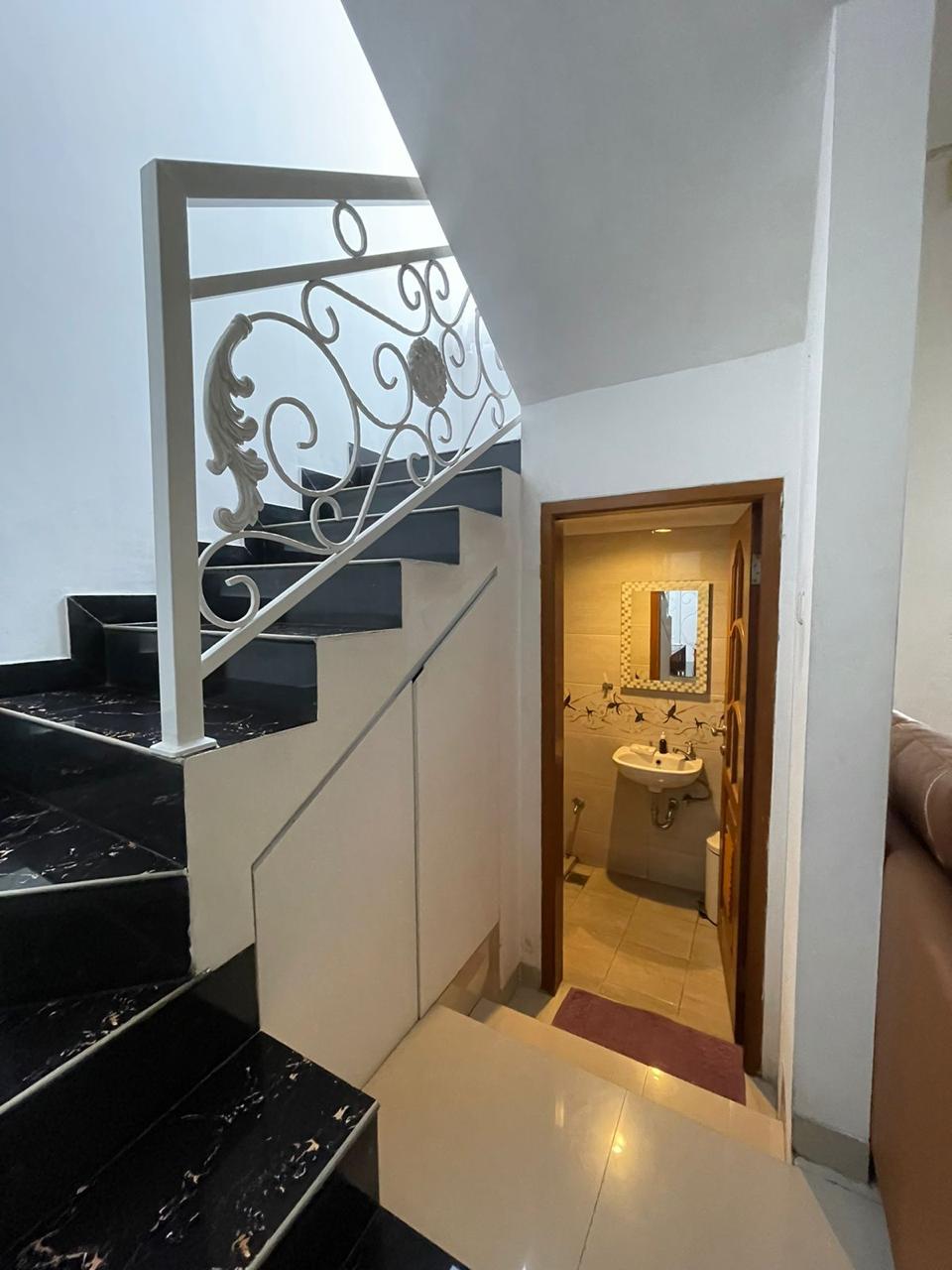 Dijual rumah semi modern full furnish daerah kebagusan