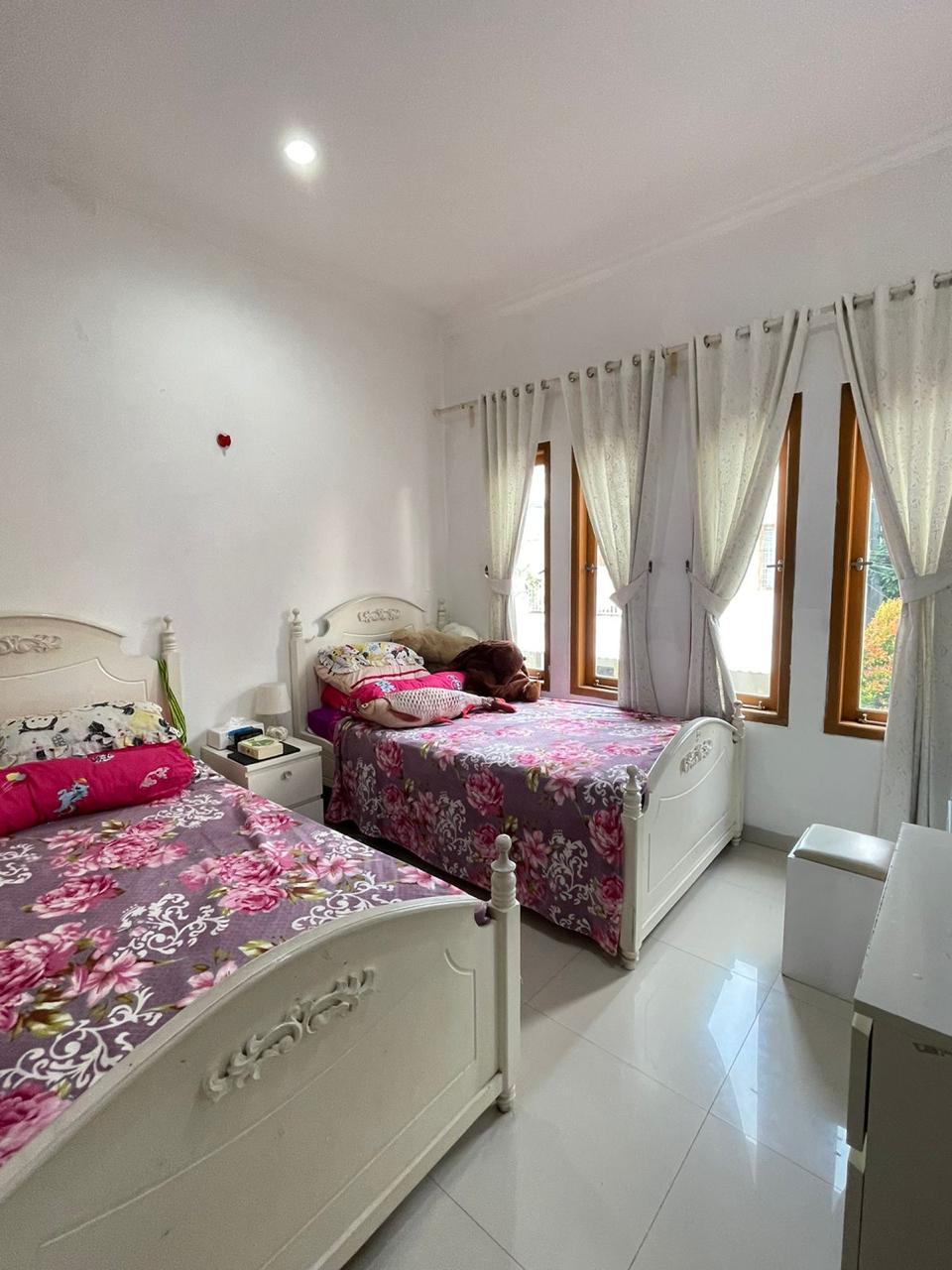 Dijual rumah semi modern full furnish daerah kebagusan