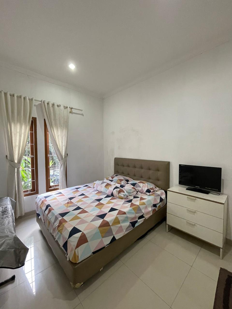 Dijual rumah semi modern full furnish daerah kebagusan