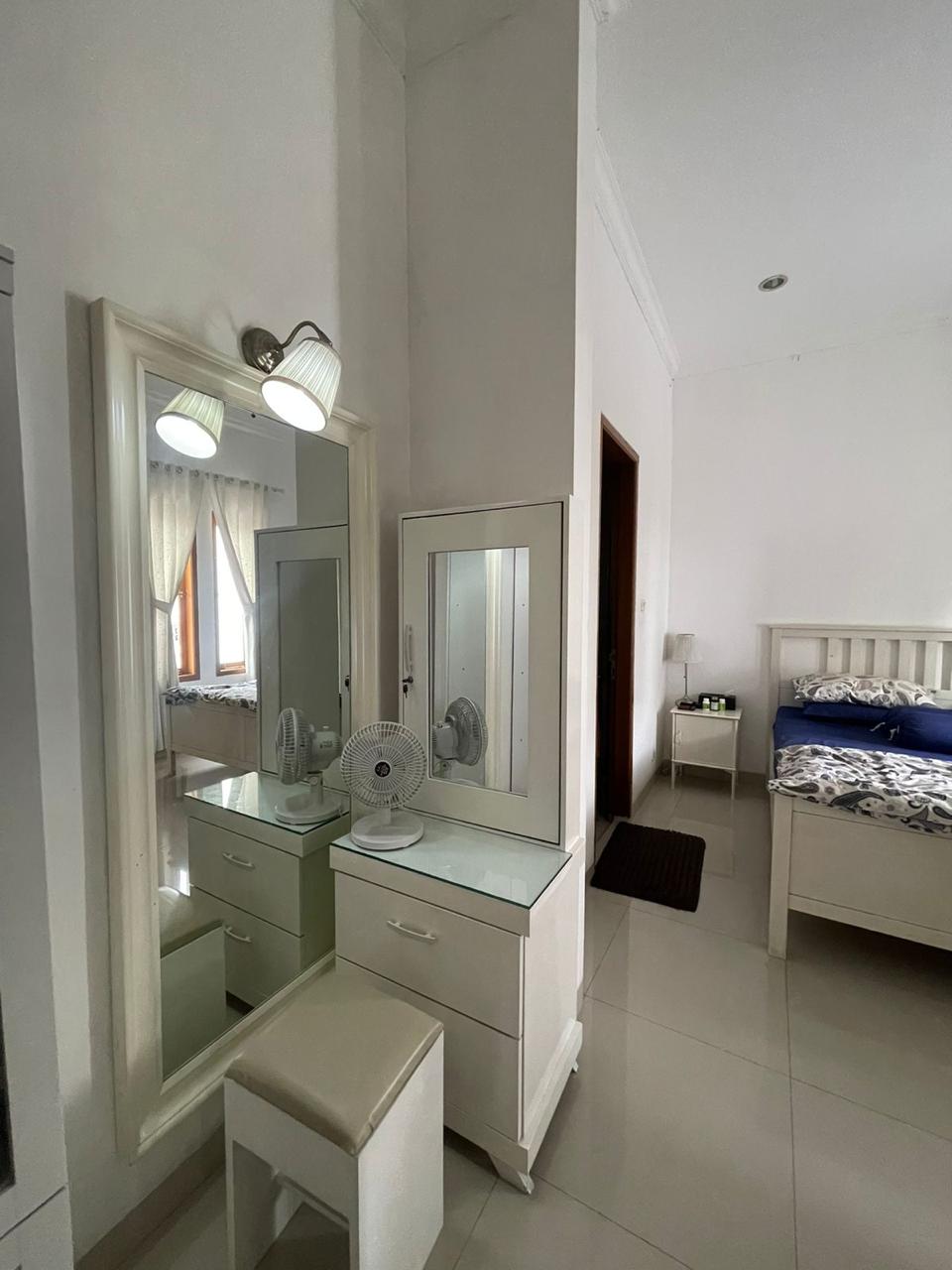 Dijual rumah semi modern full furnish daerah kebagusan
