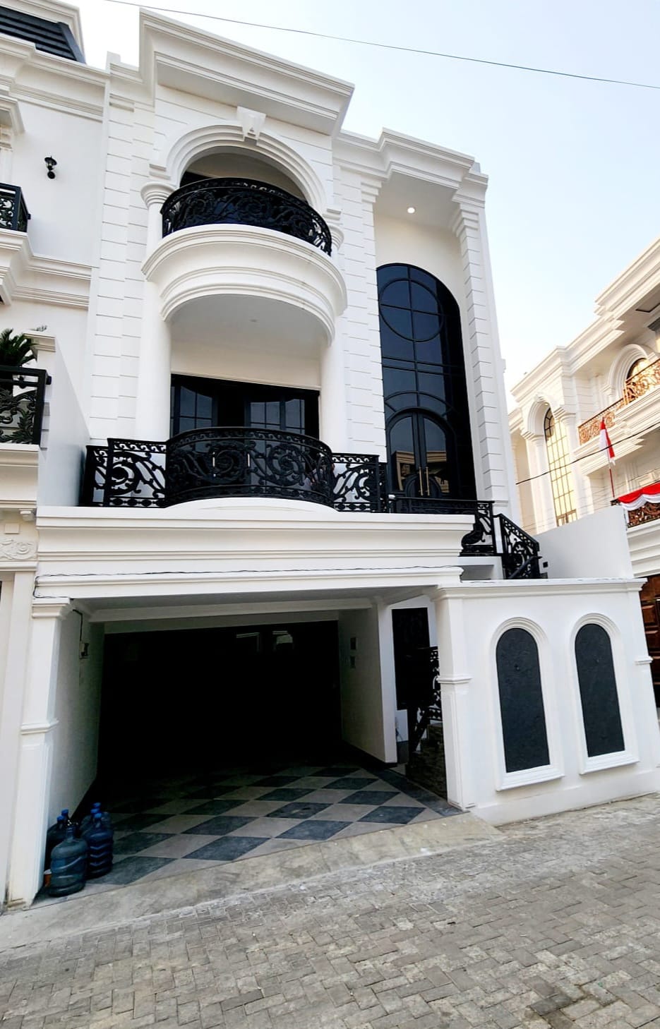 Dijual rumah desain Modern Classic daerah Jagakarsa JakSel