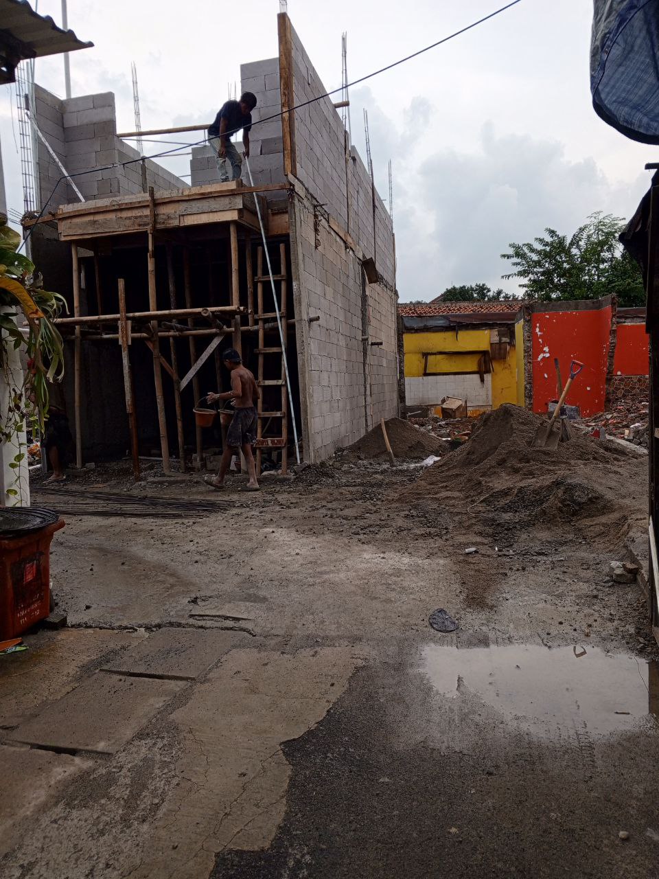 Rumah inden 2lantai Talitha 8 Srengseng Sawah Jagakarsa Jakarta