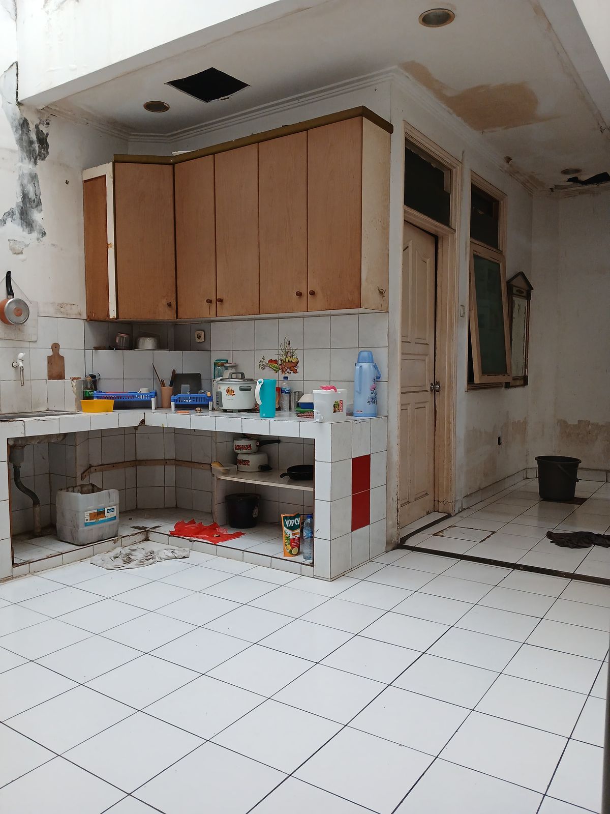 Dijual rumah lama komplek butuh renovasi di Cempaka Putih Tengah