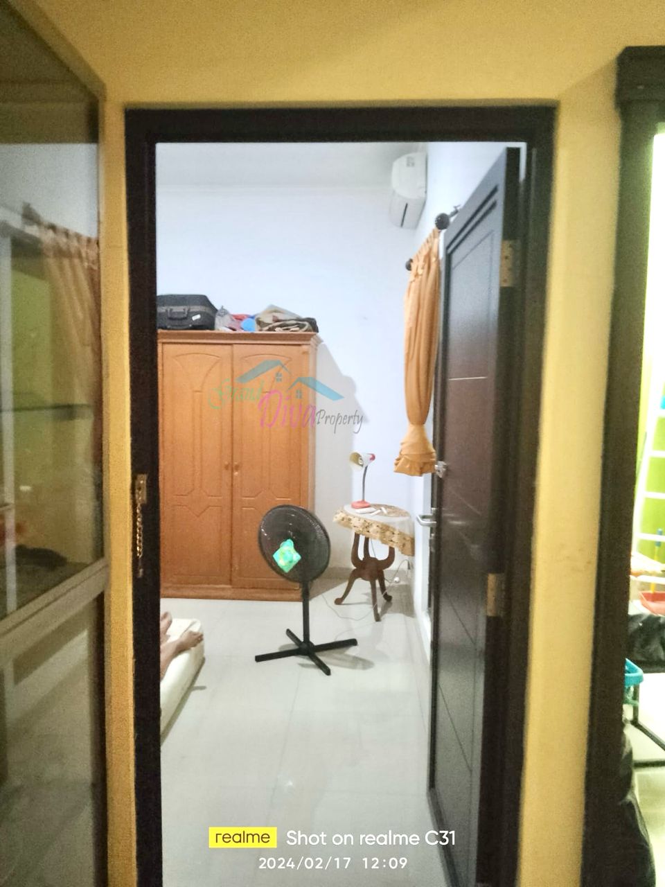 RUMAH DI KOMPLEK AREA JATIBENING BARU PONDOK GEDE