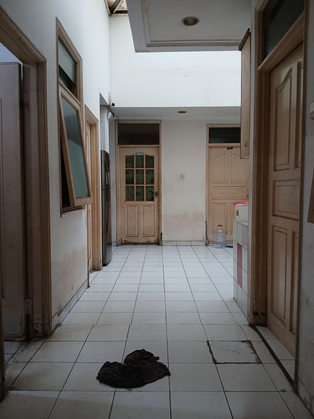 Dijual rumah lama komplek butuh renovasi di Cempaka Putih Tengah
