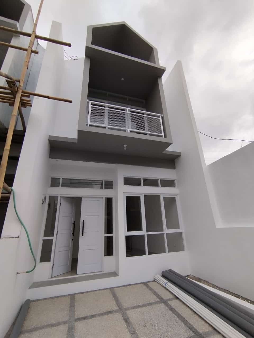 Jual 2 unit lagi rumah 2 lantai tipe Scandinavian di Arcamanik