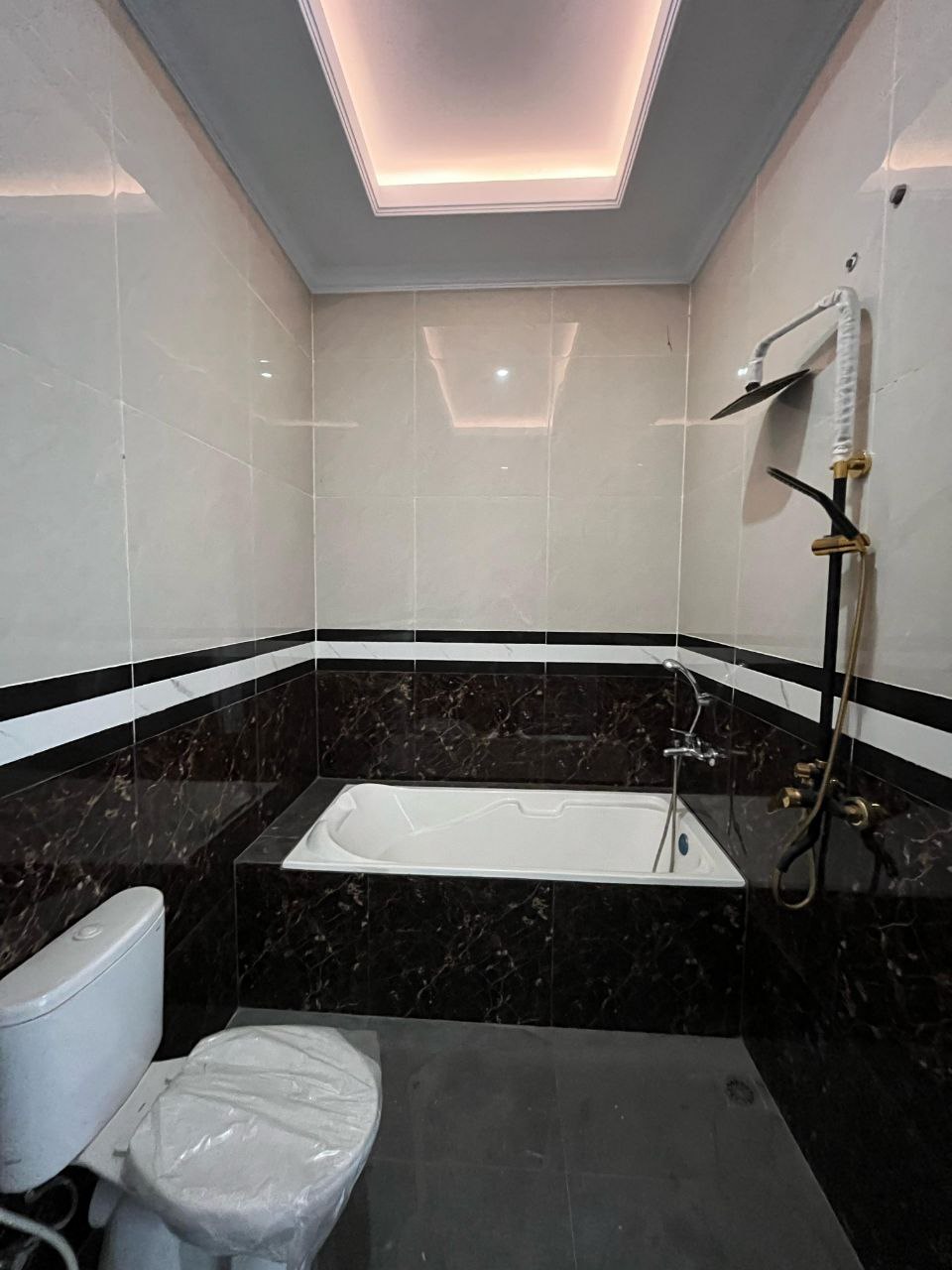 Rumah 3lantai dekat TB Simatupang, Pasar Minggu Jakarta Selatan