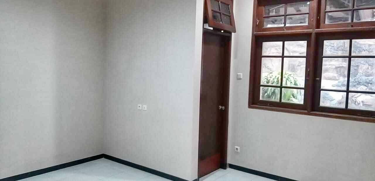 Sewa Rumah MARGOREJO INDAH , Surabaya sudah renov