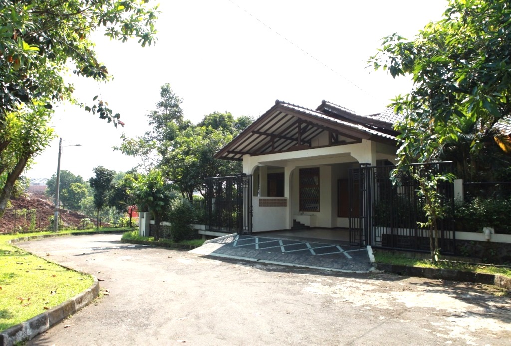 RUMAH ASRI DAN LUAS DI BOGOR