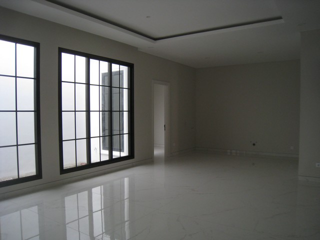 Dijual Rumah Mewah Baru Gress di Royal Park, Citraland, Surabaya