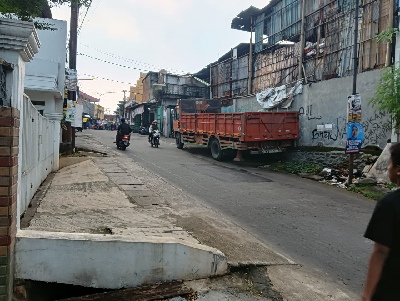 Ruko 2 lantai mewah dikelapadua depok dekat mako brimob