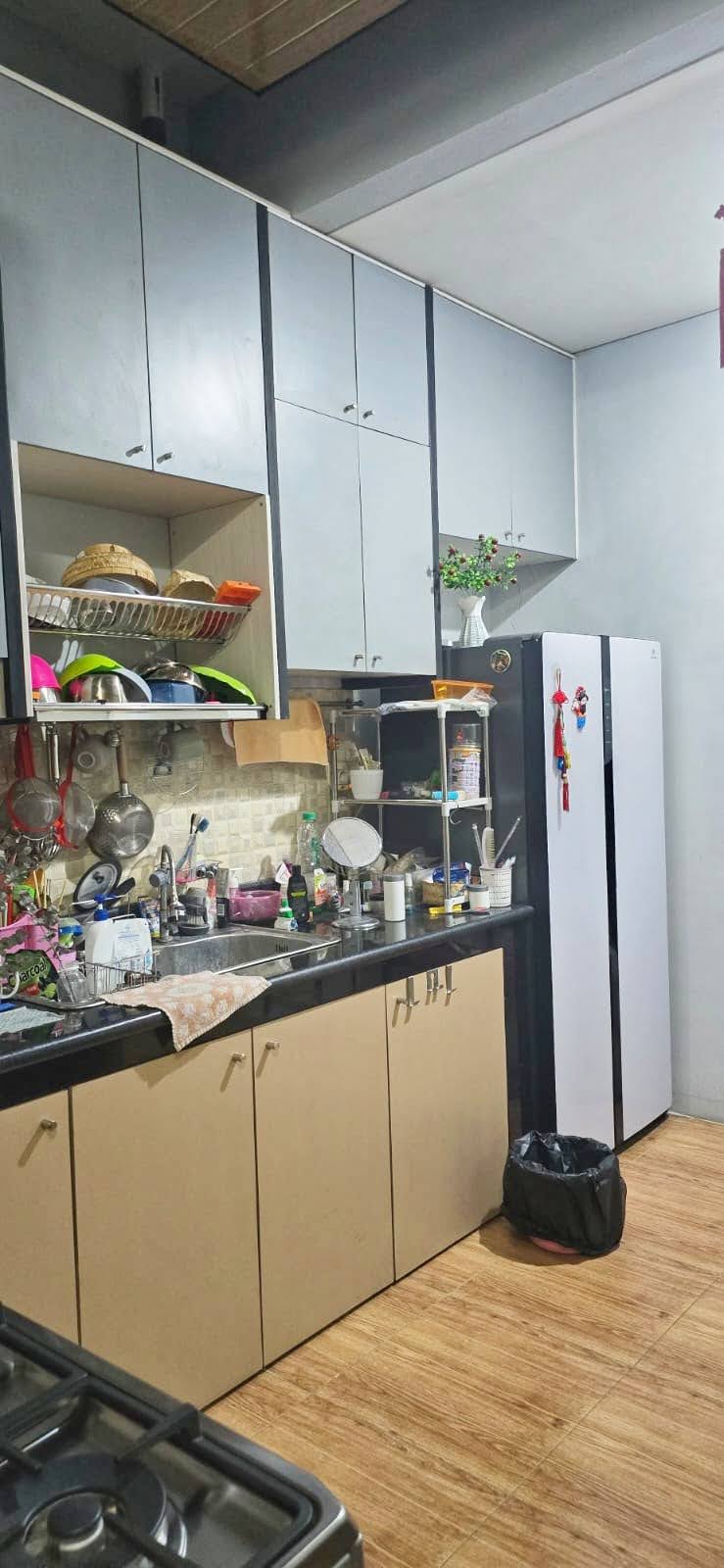 Jual Rumah GREENLAKE Full Furnish Surabaya Barat