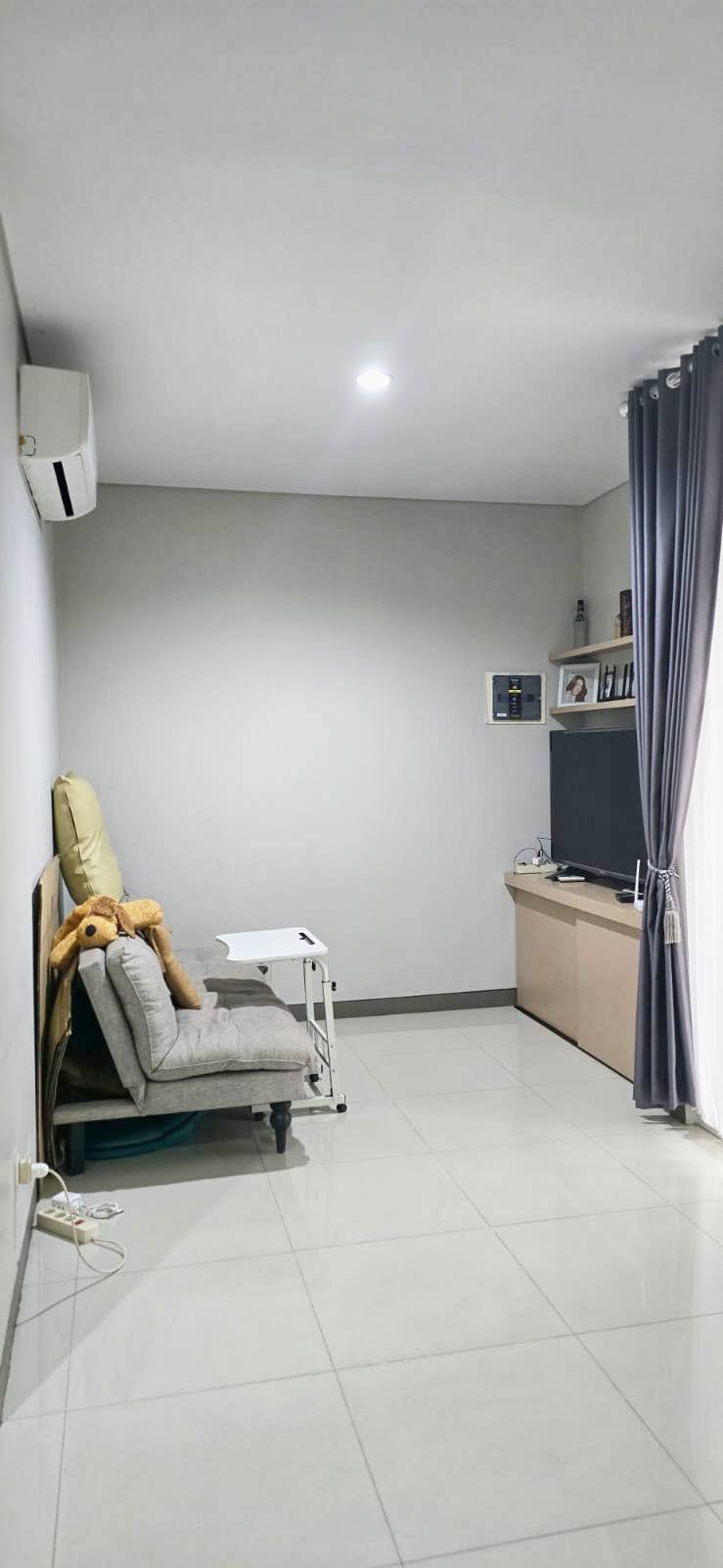 Jual Rumah GREENLAKE Full Furnish Surabaya Barat