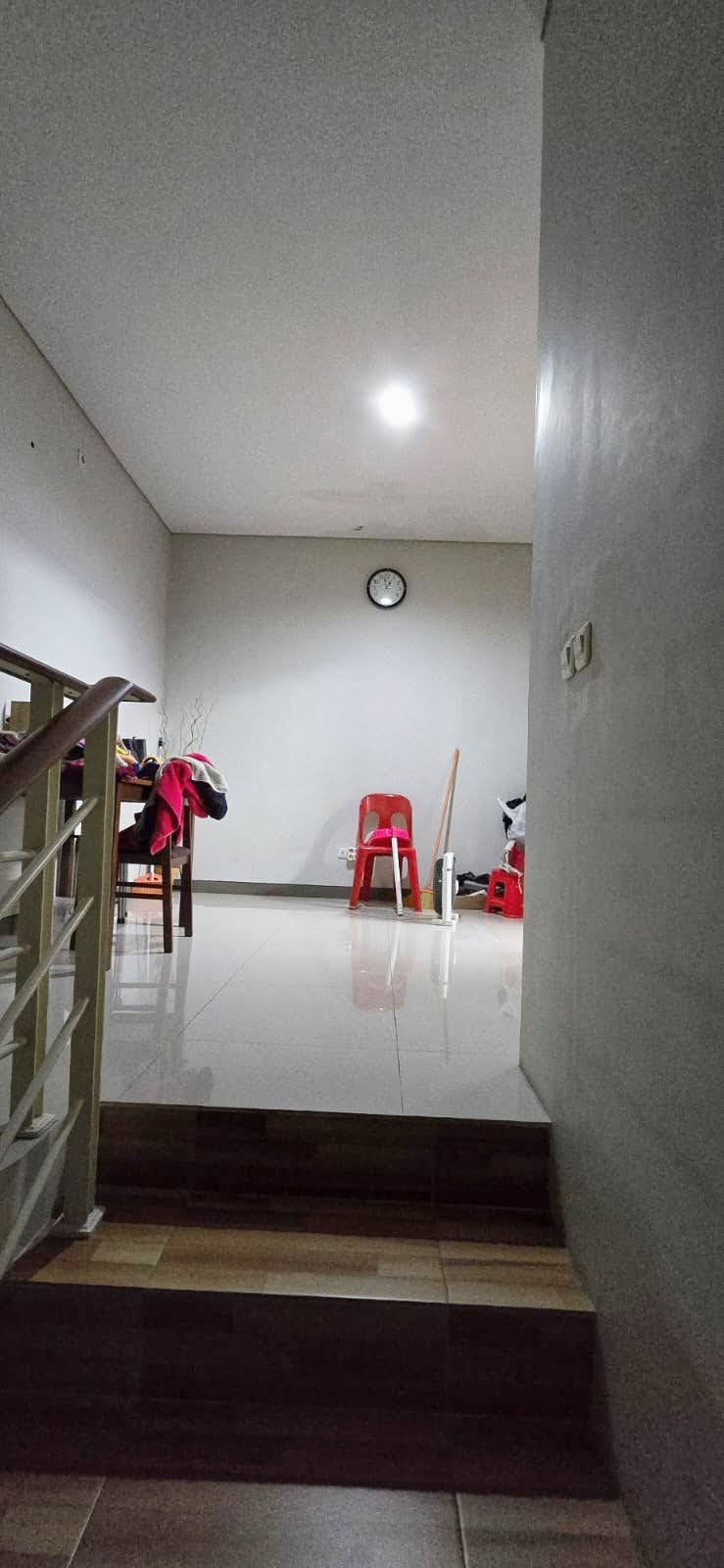 Jual Rumah GREENLAKE Full Furnish Surabaya Barat