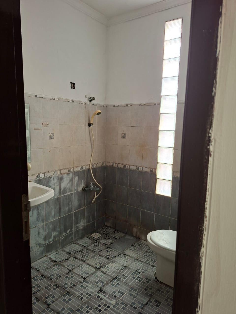 Disewa rumah siaphuni terenovasi di Boulevard Hijau Bekasi