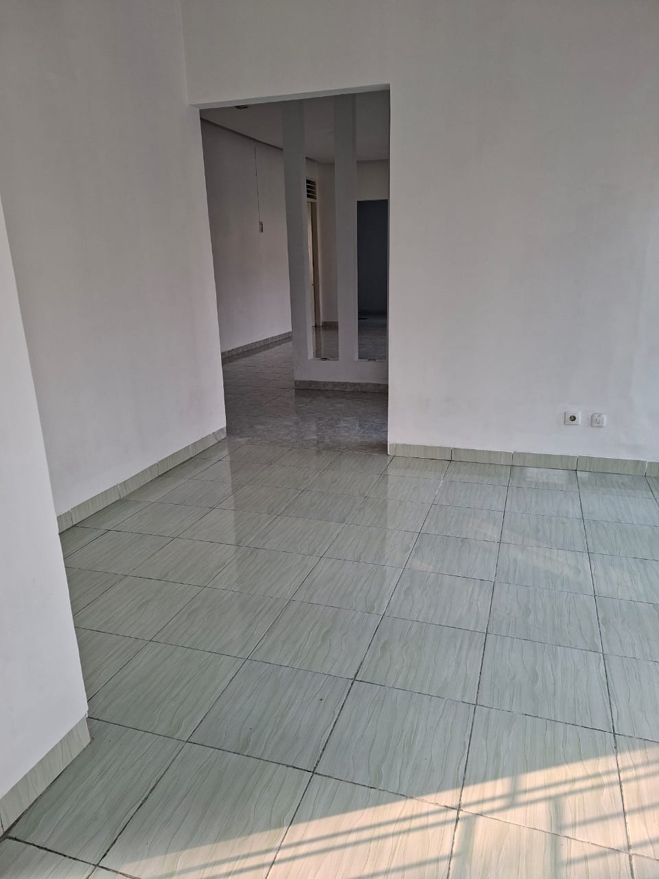 Disewa rumah siaphuni terenovasi di Boulevard Hijau Bekasi