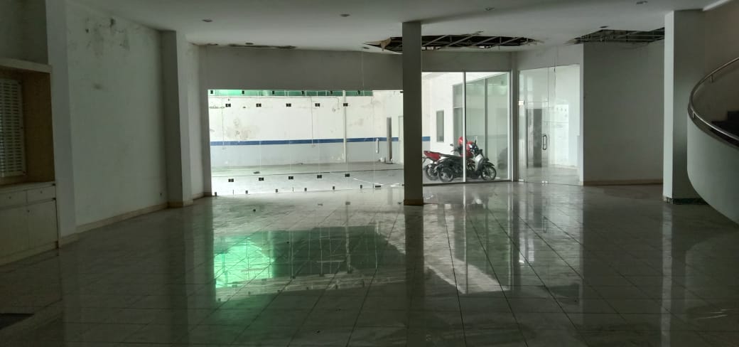 Disewakan Ruko RAYA MAYJEN SUNGKONO Ex. Showroom Mobil Surabaya