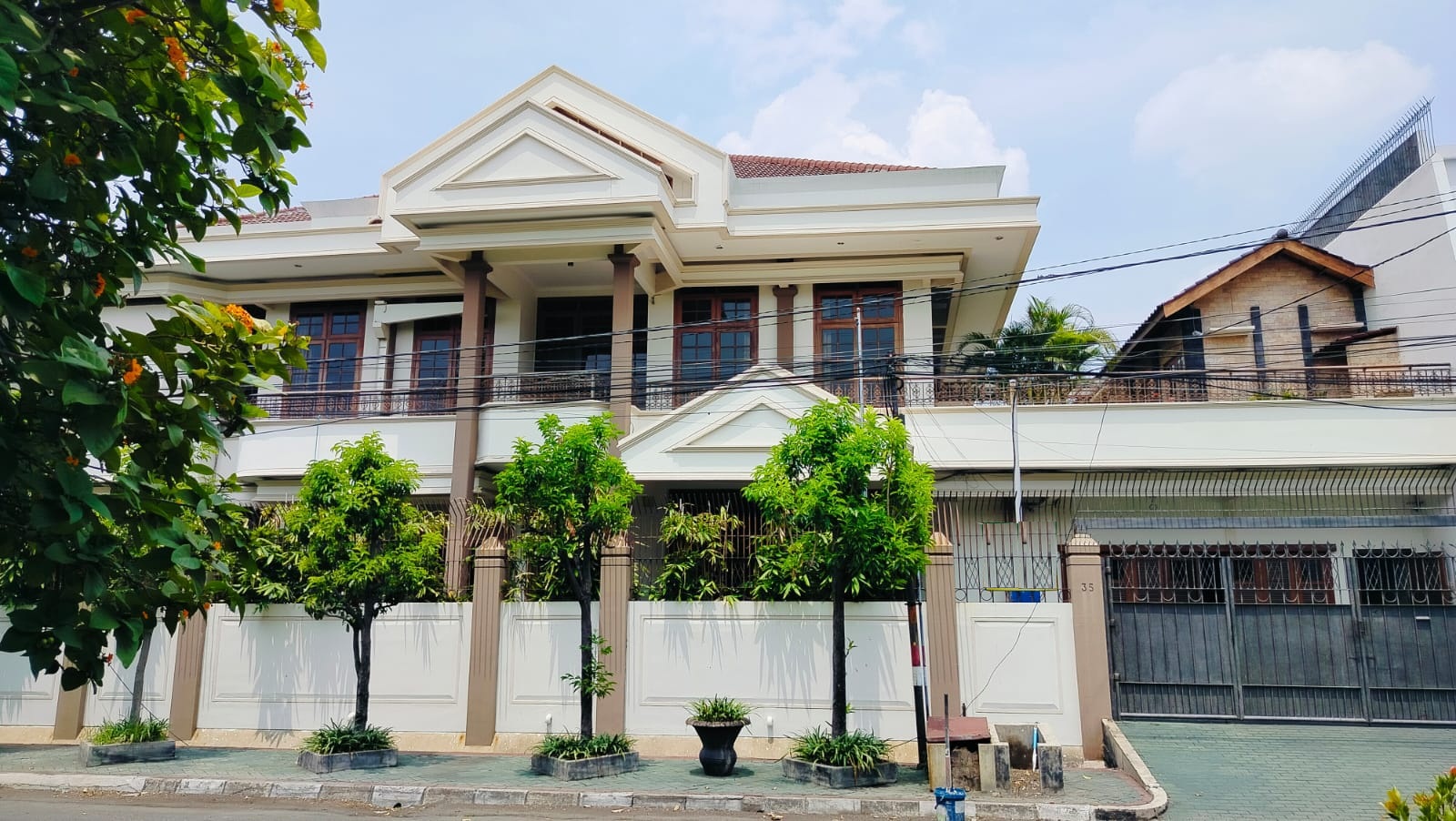 rumah dijual nginden intan surabaya