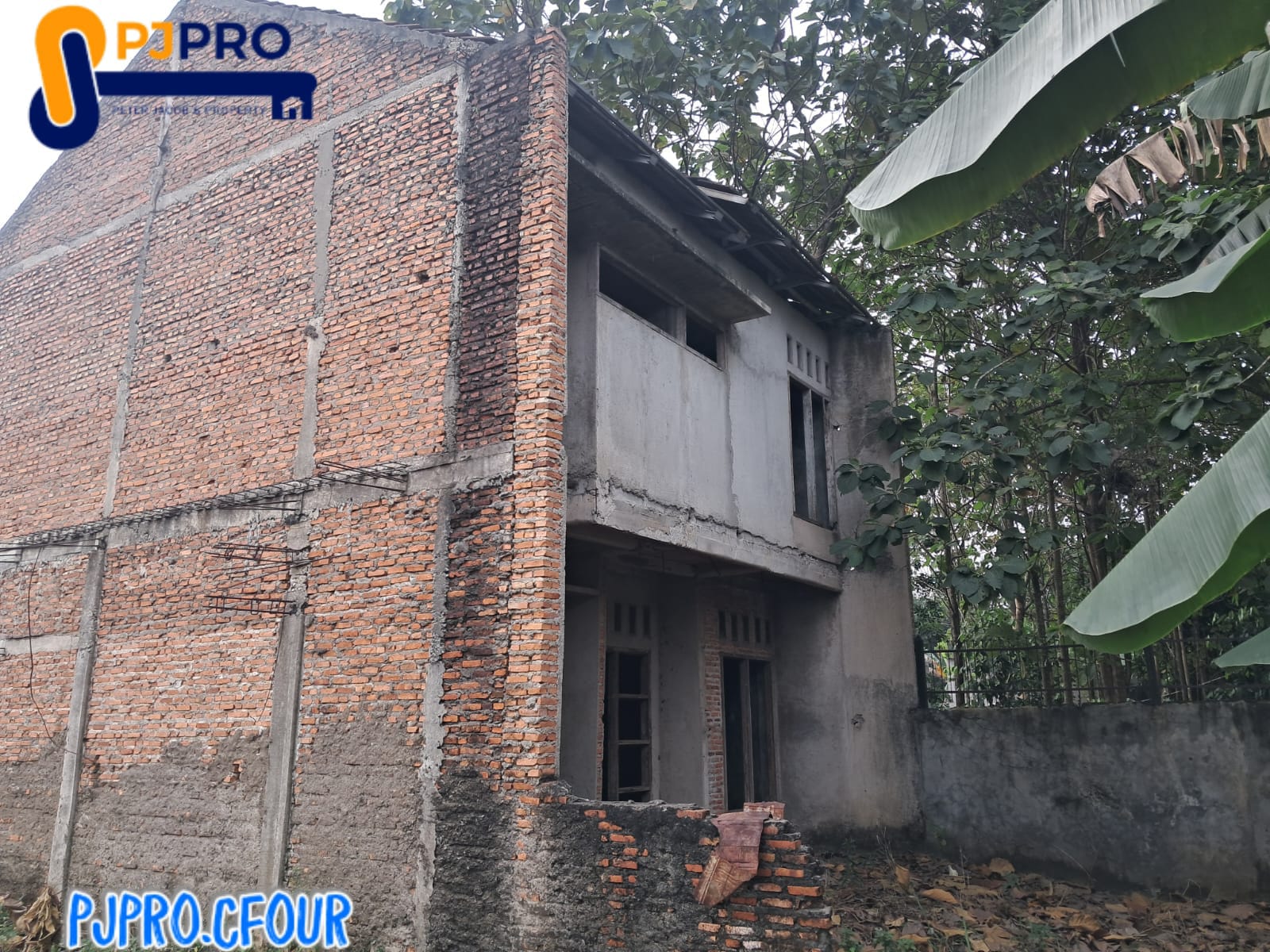 Dijual Rumah dengan Lahan Luas Siap Pakai di Mustikajaya Bekasi