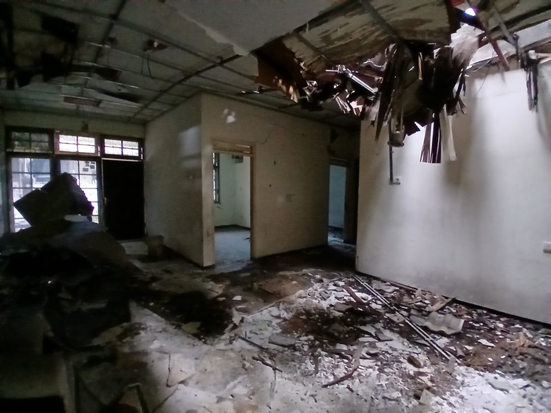 Murah Jual Rumah hitung Tanah SHM di Nirwana Eksekutif, Surabaya