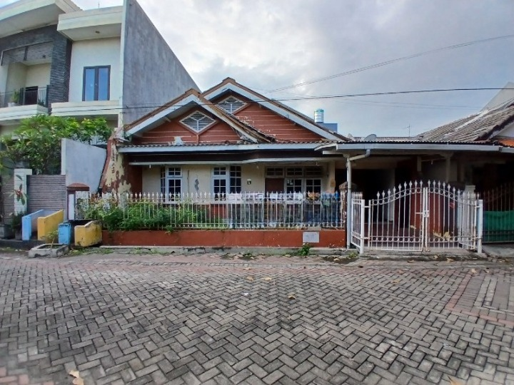 Murah Jual Rumah hitung Tanah SHM di Nirwana Eksekutif, Surabaya