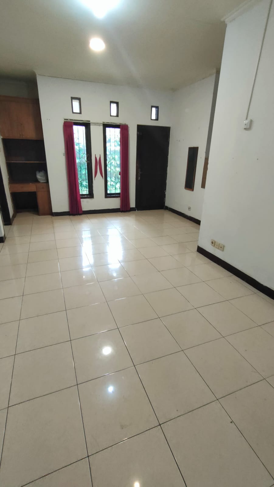 Disewakan Rumah Di Sariwangi Atas