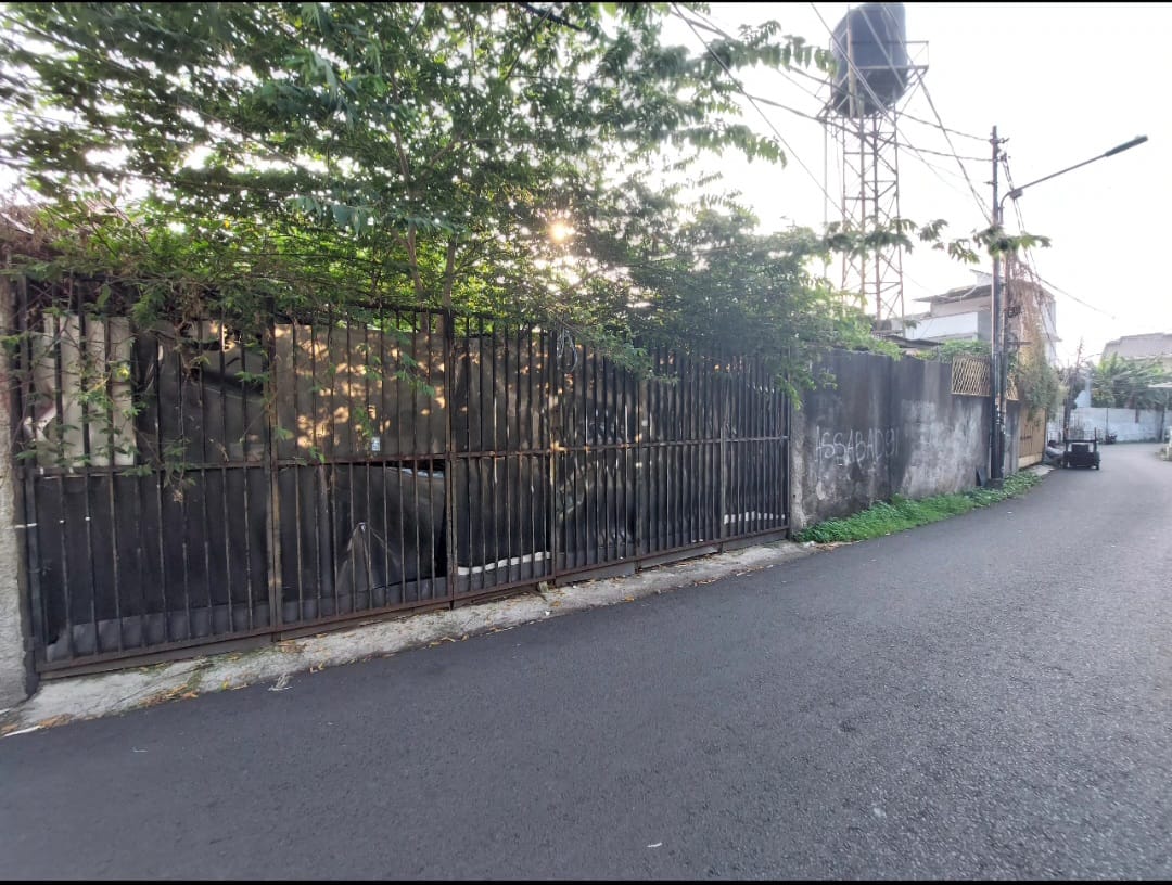 Dijual tanah bonus bangunan Di raya Kebon Jeruk, Jakarta Barat