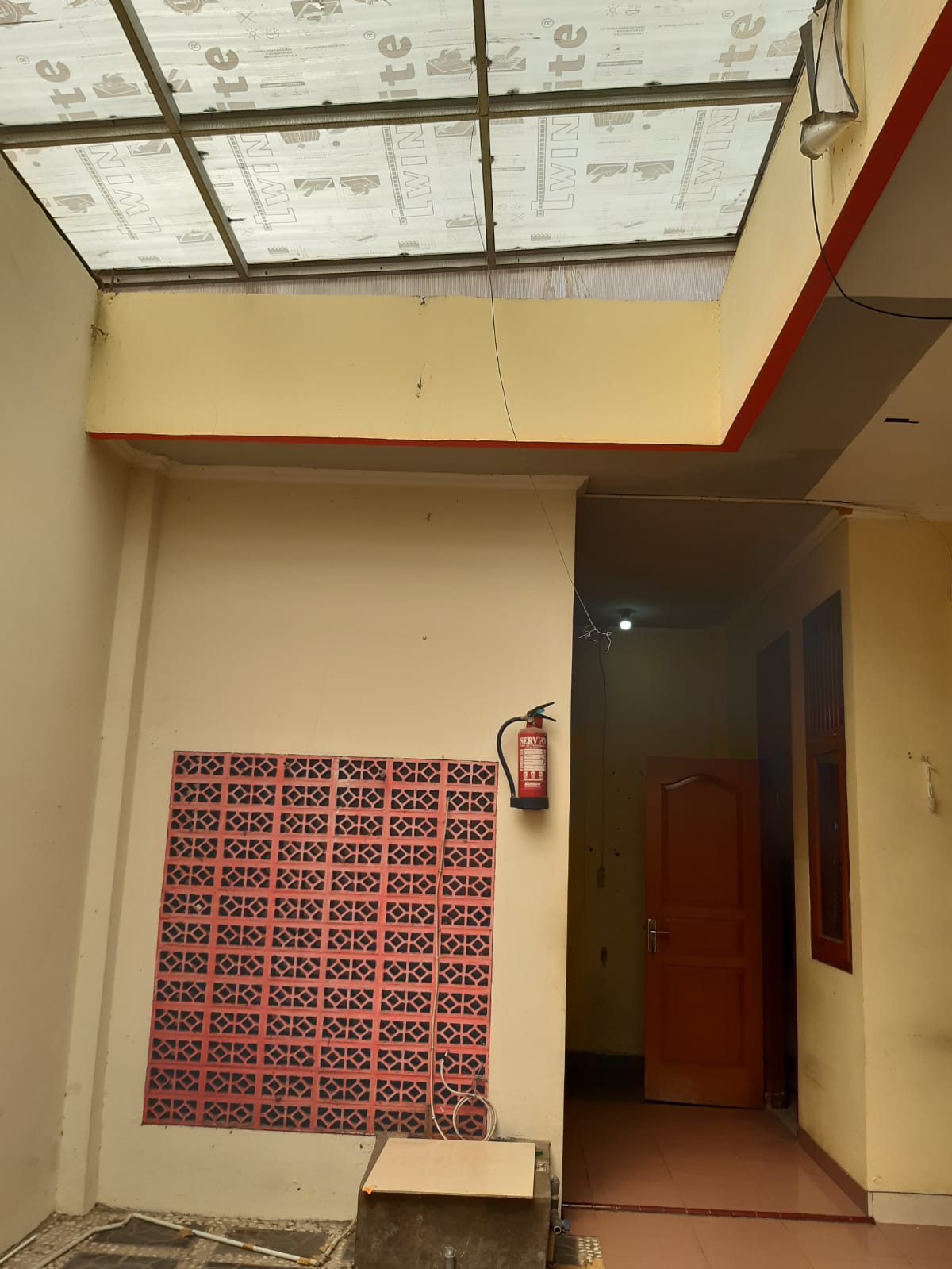 Dijual rumah dekat masjid di Cempaka Baru, Kemayoran, Jakarta