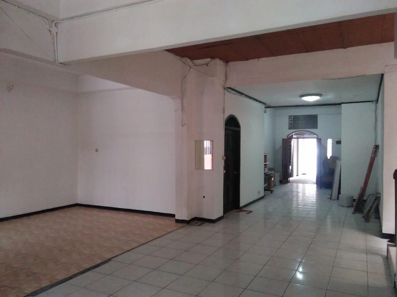 Disewakan rumah 2 akses bisa untuk kantor area Kayu Putih