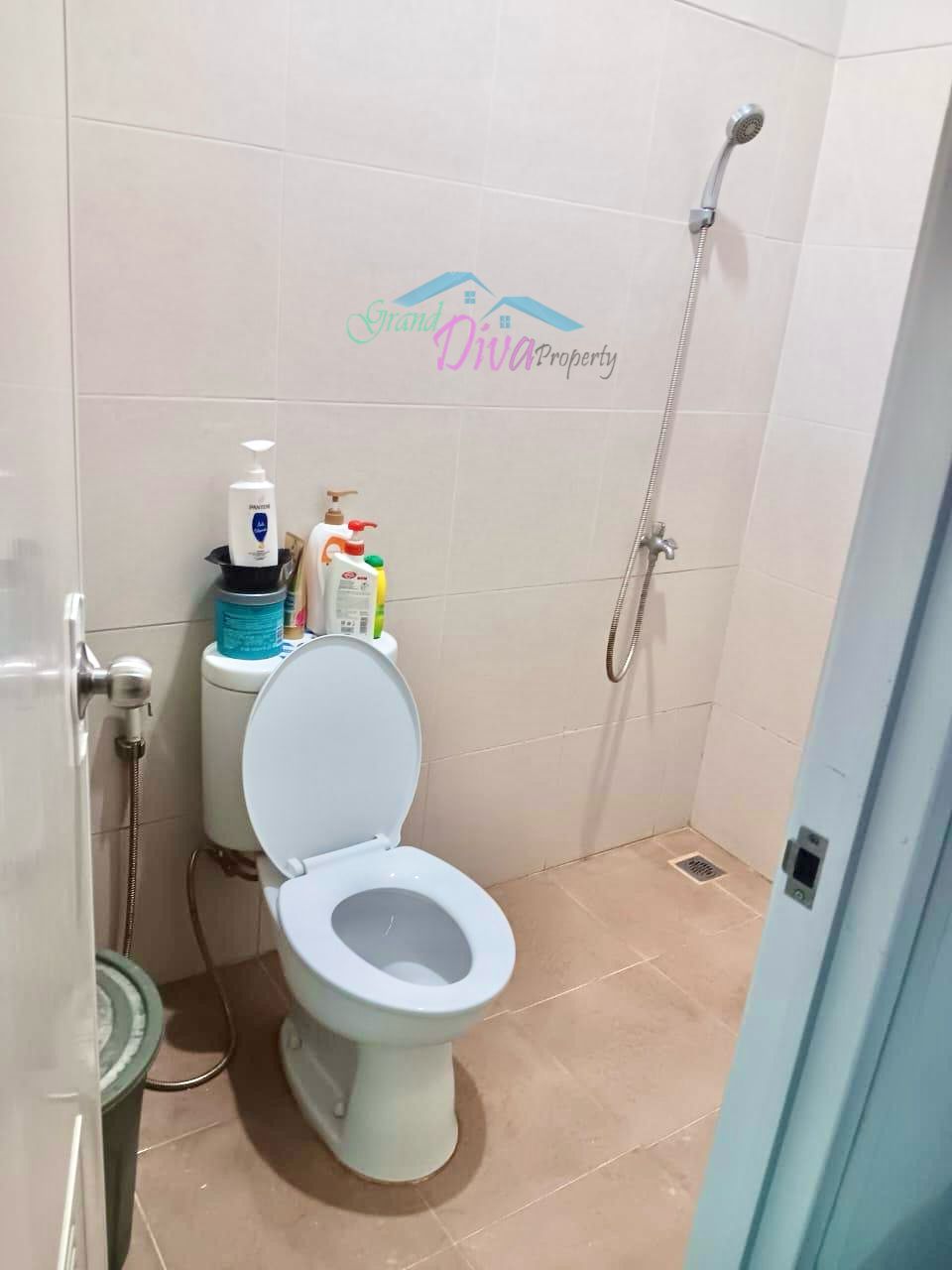 RUMAH DI PERUMAHAN PERMATA CIMANGGIS DEPOK