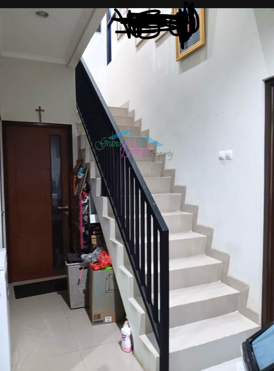 RUMAH DI PERUMAHAN PERMATA CIMANGGIS DEPOK