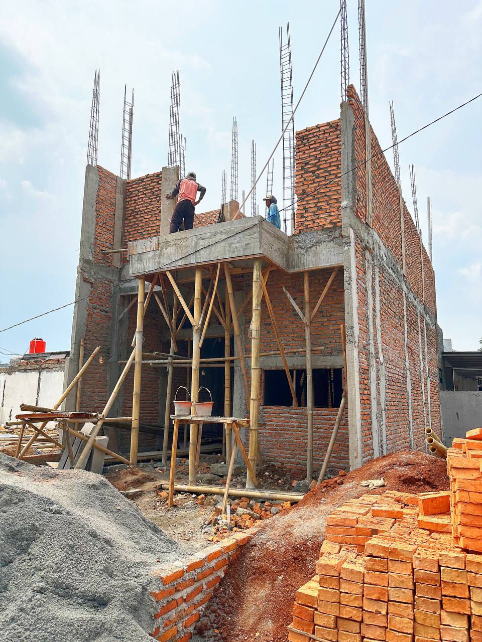 Hunian exclusive di lokasi emas Ceger Cipayung Jakarta Timur