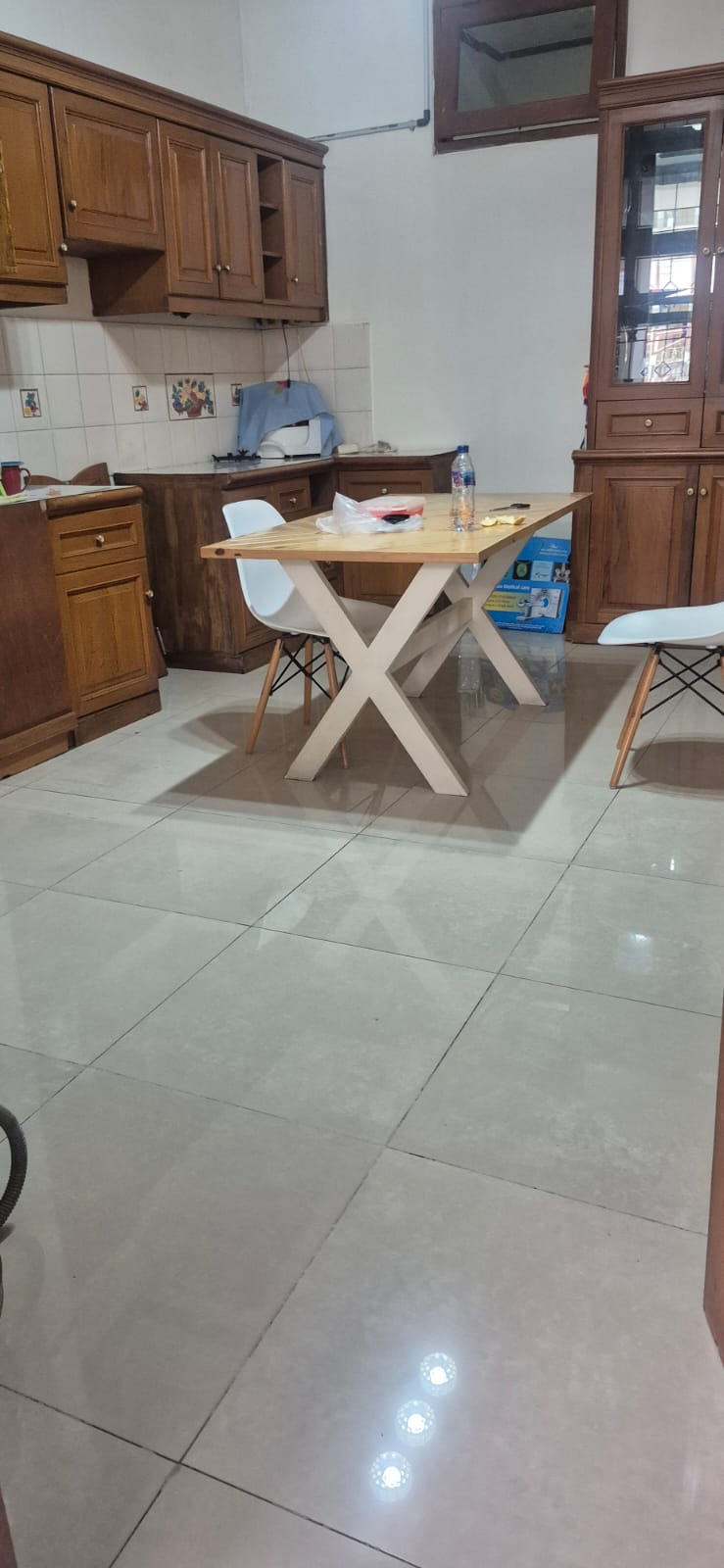 Disewakan rumah bisa untuk kantor di area Kayu Putih, Pulo Gadun